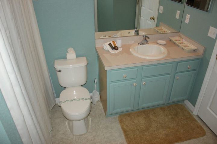 Room 10 of 24