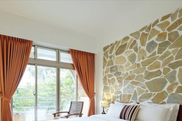 Room 15 of 34