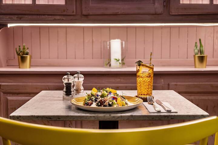 Dining 49 of 80