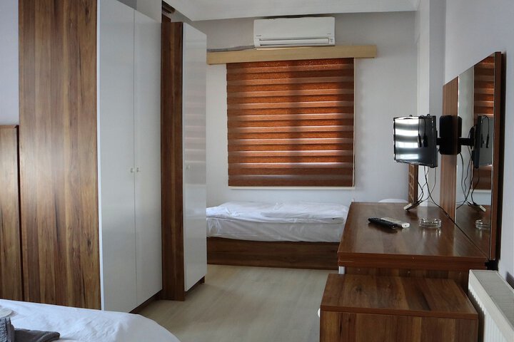 Room 14 of 30