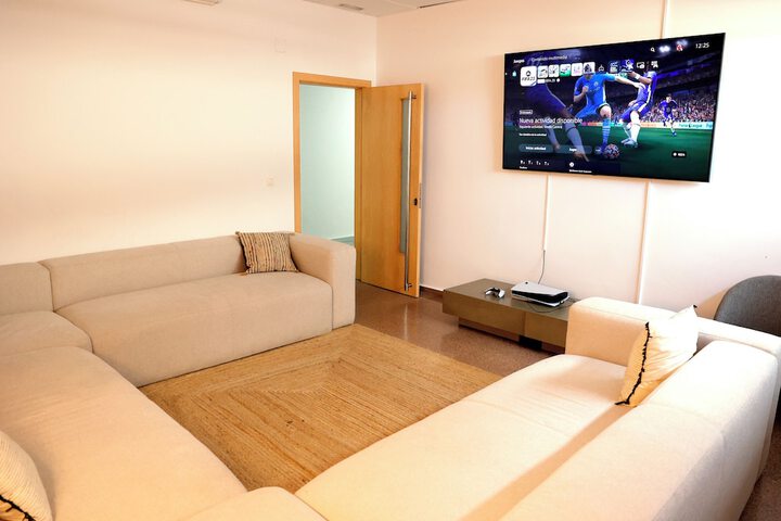 Room 32 of 34