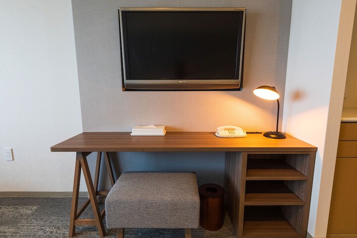 Room 12 of 32