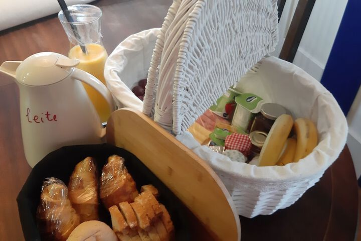 Breakfast/Coffee Service 40 of 50