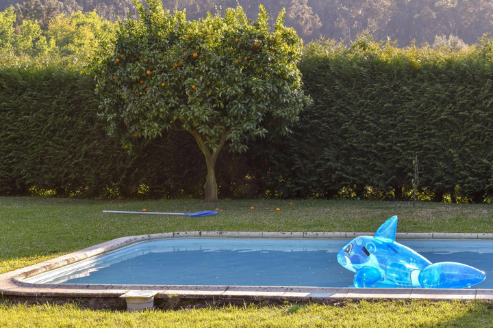 Pool 4 of 7