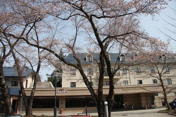 Hotel Entry