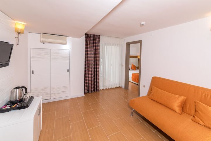 Room 12 of 45