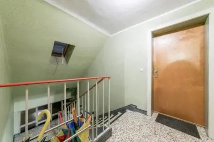 Room 3 of 8