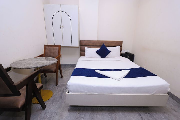 Room 10 of 50