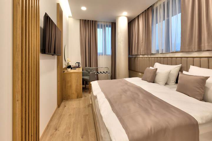 Room 17 of 35