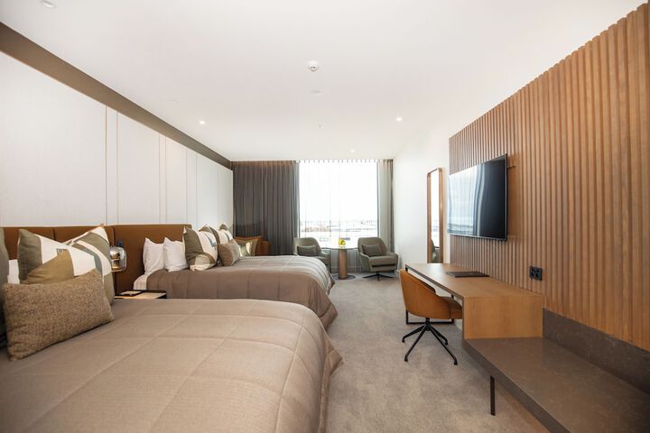 Room 9 of 42