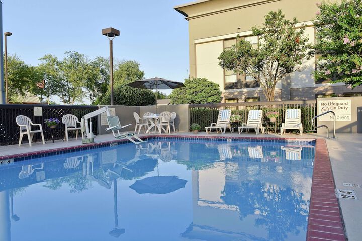 Hotel with Pool
