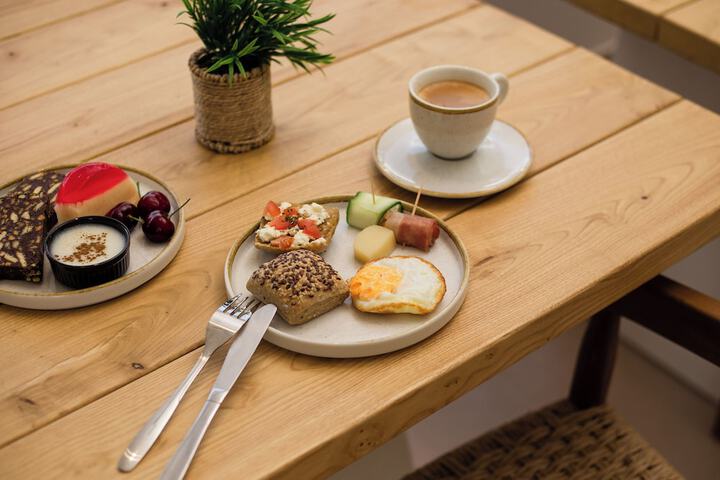 Breakfast/Coffee Service 76 of 82