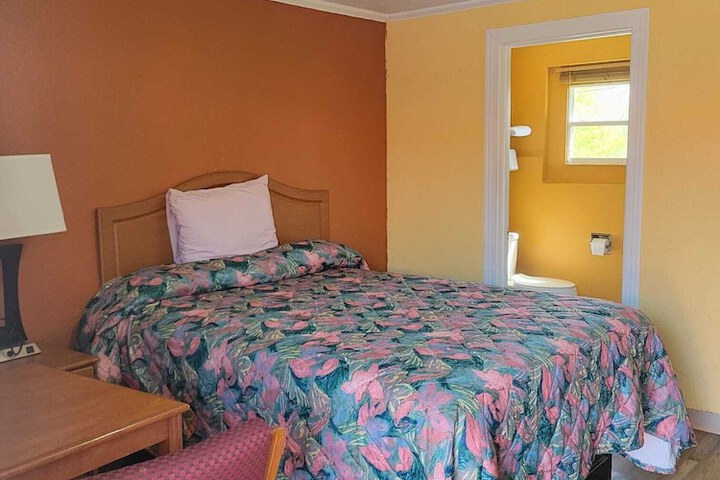 Room 3 of 51