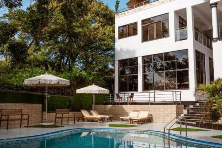 Pool 14 of 27