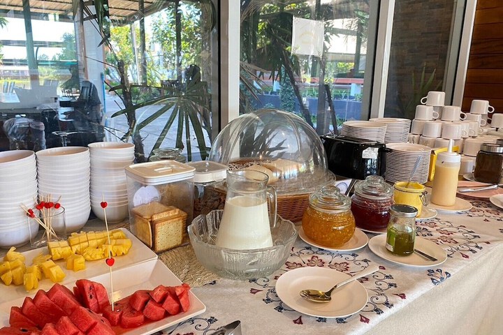 Breakfast/Coffee Service 48 of 66