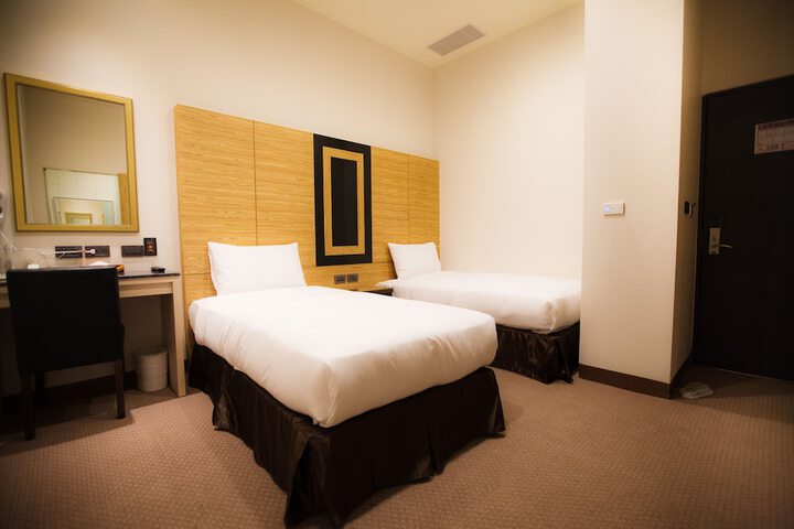 Room 9 of 41