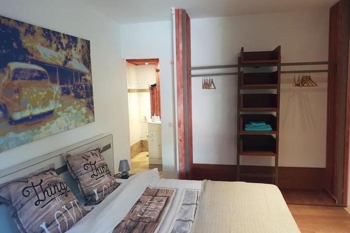 Room 2 of 16