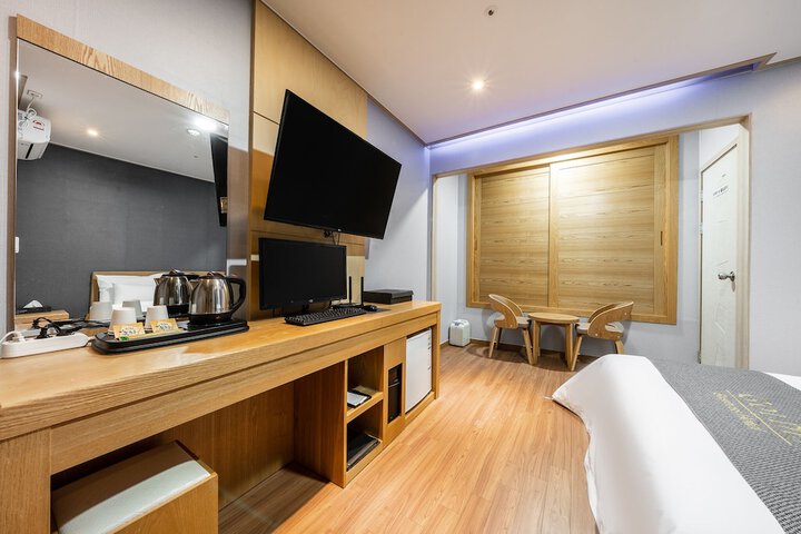 Room 14 of 91