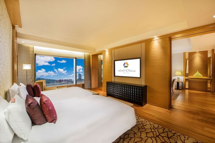 Room 9 of 39