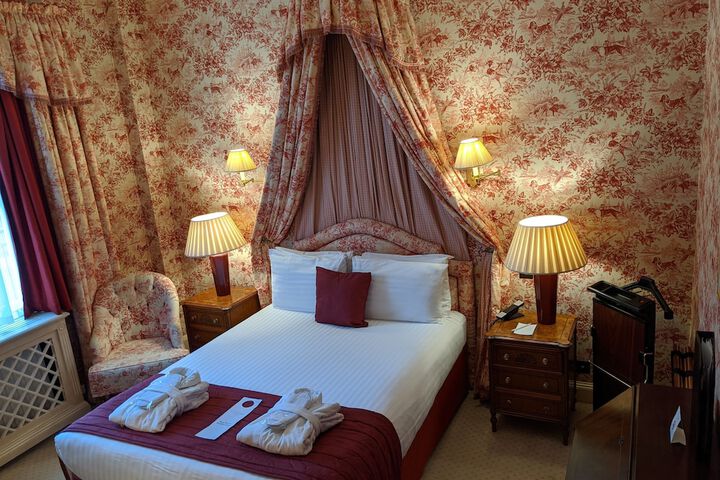 Room 9 of 49