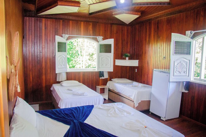 Room 6 of 25