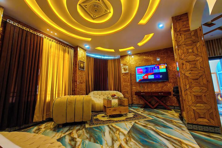 Room 28 of 43