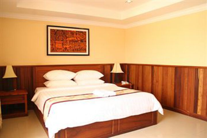 Room 4 of 36