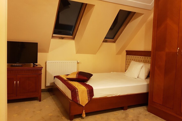 Room 25 of 60