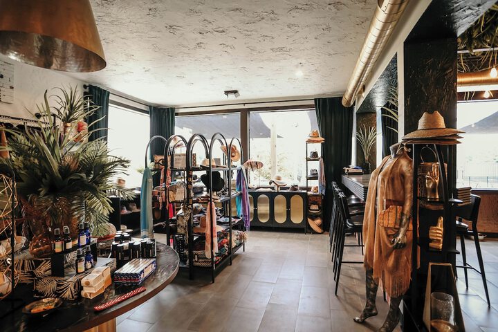 Gift Shop 110 of 125