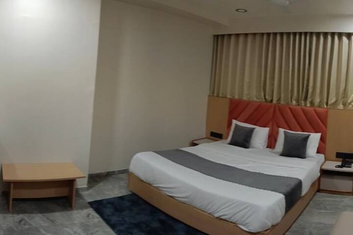Room 15 of 26