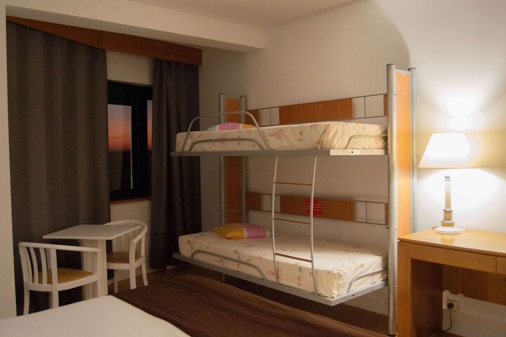 Room 28 of 70