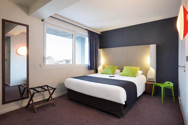 Room 16 of 36