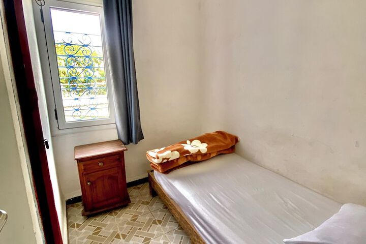 Room 6 of 32