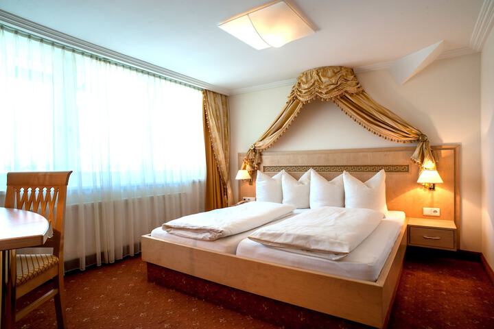 Room 16 of 47