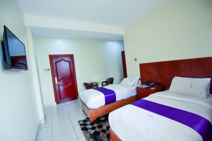 Room 10 of 37
