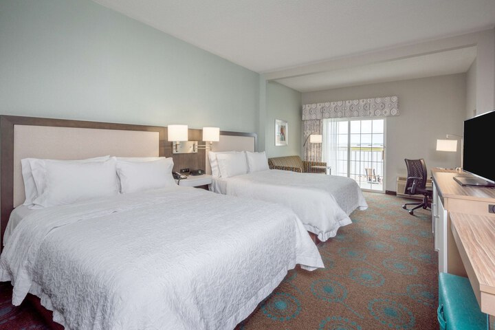 2 Queen Beds with Balcony (4 of 13)