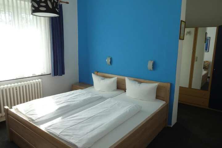 Room 3 of 20