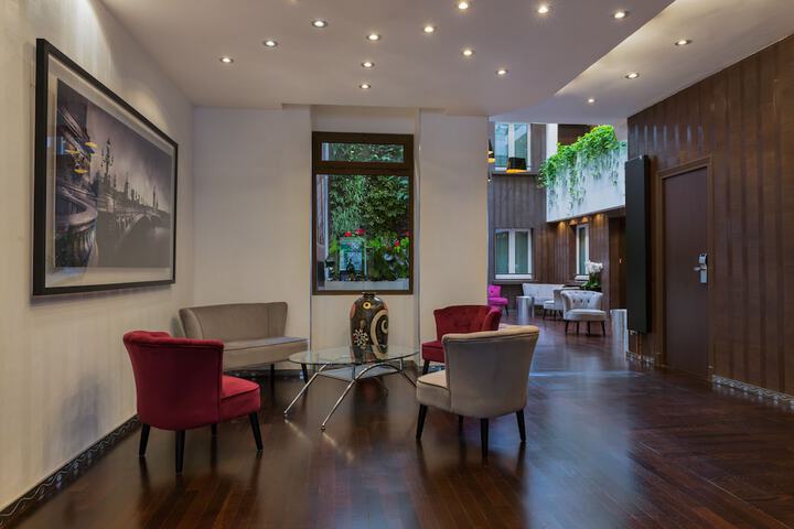 Lobby Photo