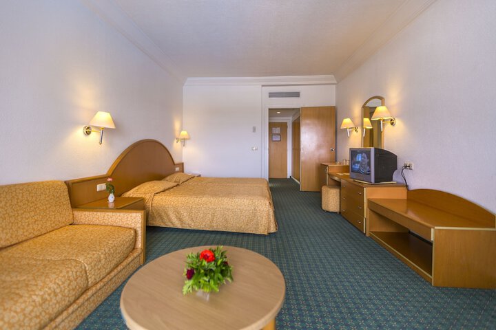 Room 10 of 81