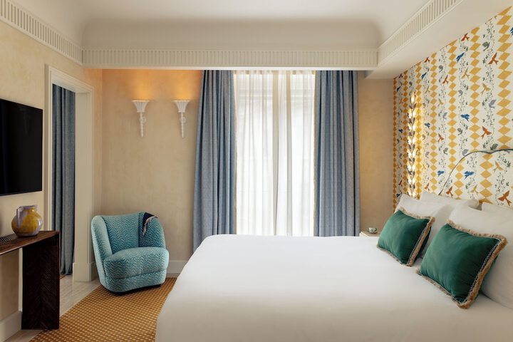 Room 15 of 76