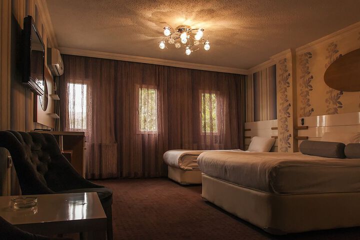 Room 14 of 36