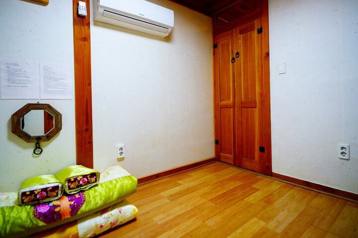 Room 20 of 38
