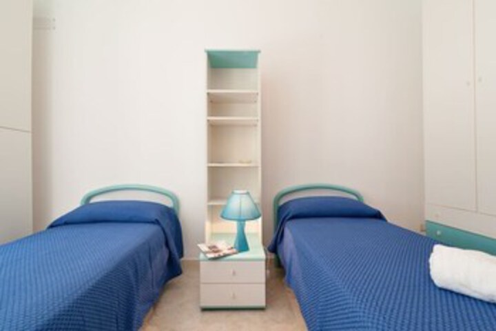 Room 20 of 27