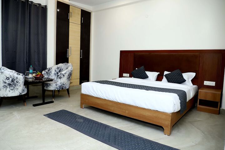 Room 15 of 25