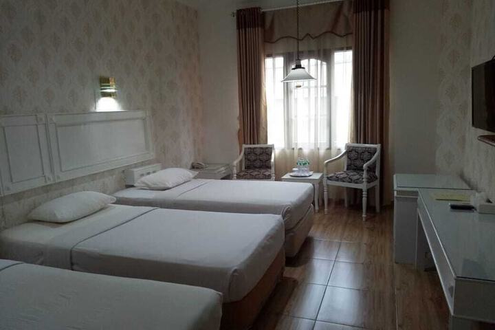 Room 7 of 18