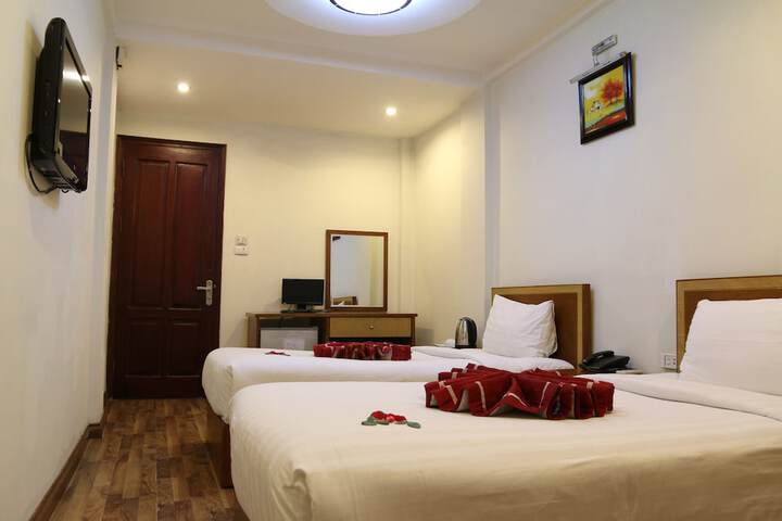 Room 11 of 35