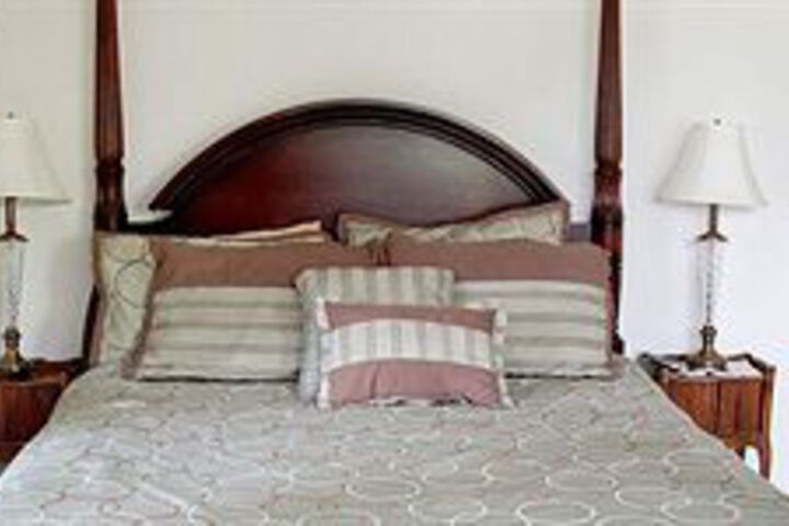 Room 4 of 28