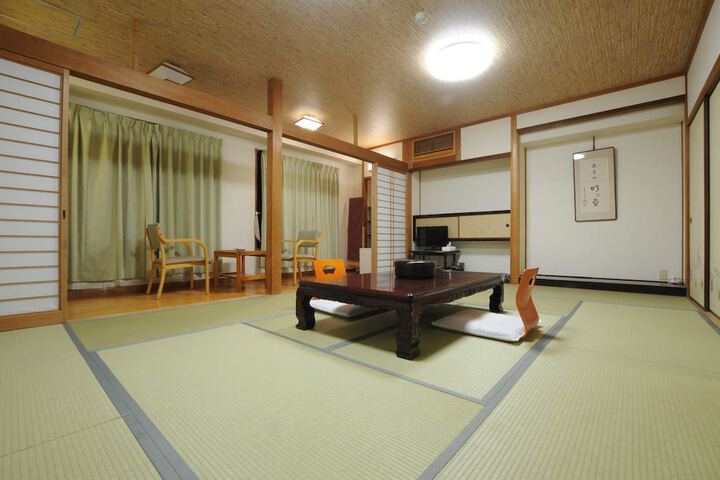 Room 6 of 31