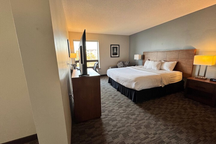 Room 6 of 25