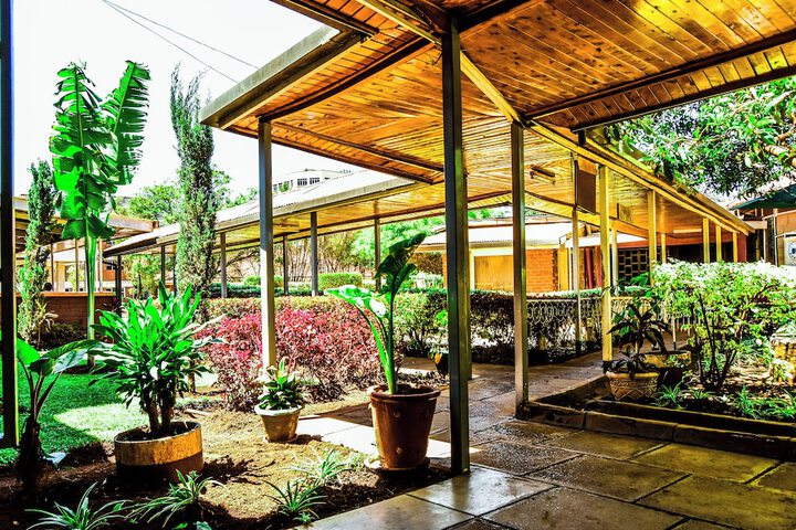 Hotel Exterior 31 of 32